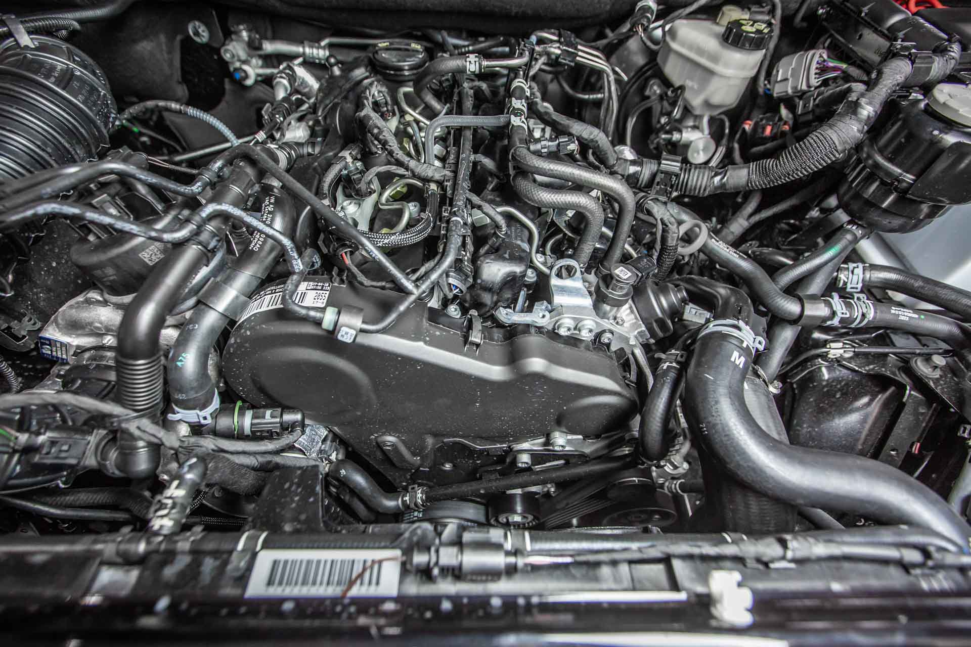 Фото моторного отсека Volkswagen Amarok