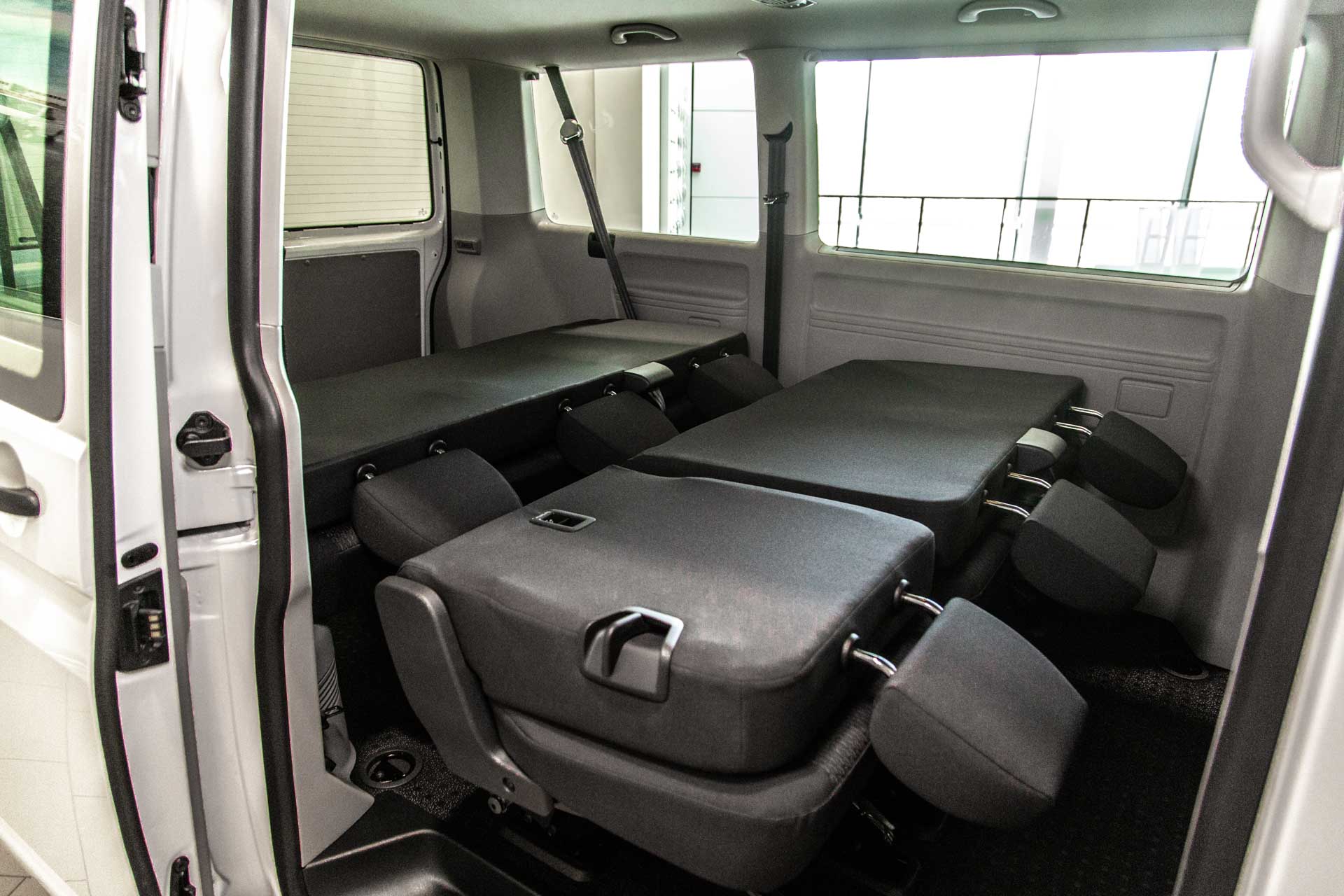 Фото устройства пассажирского салона Volkswagen Caravelle
