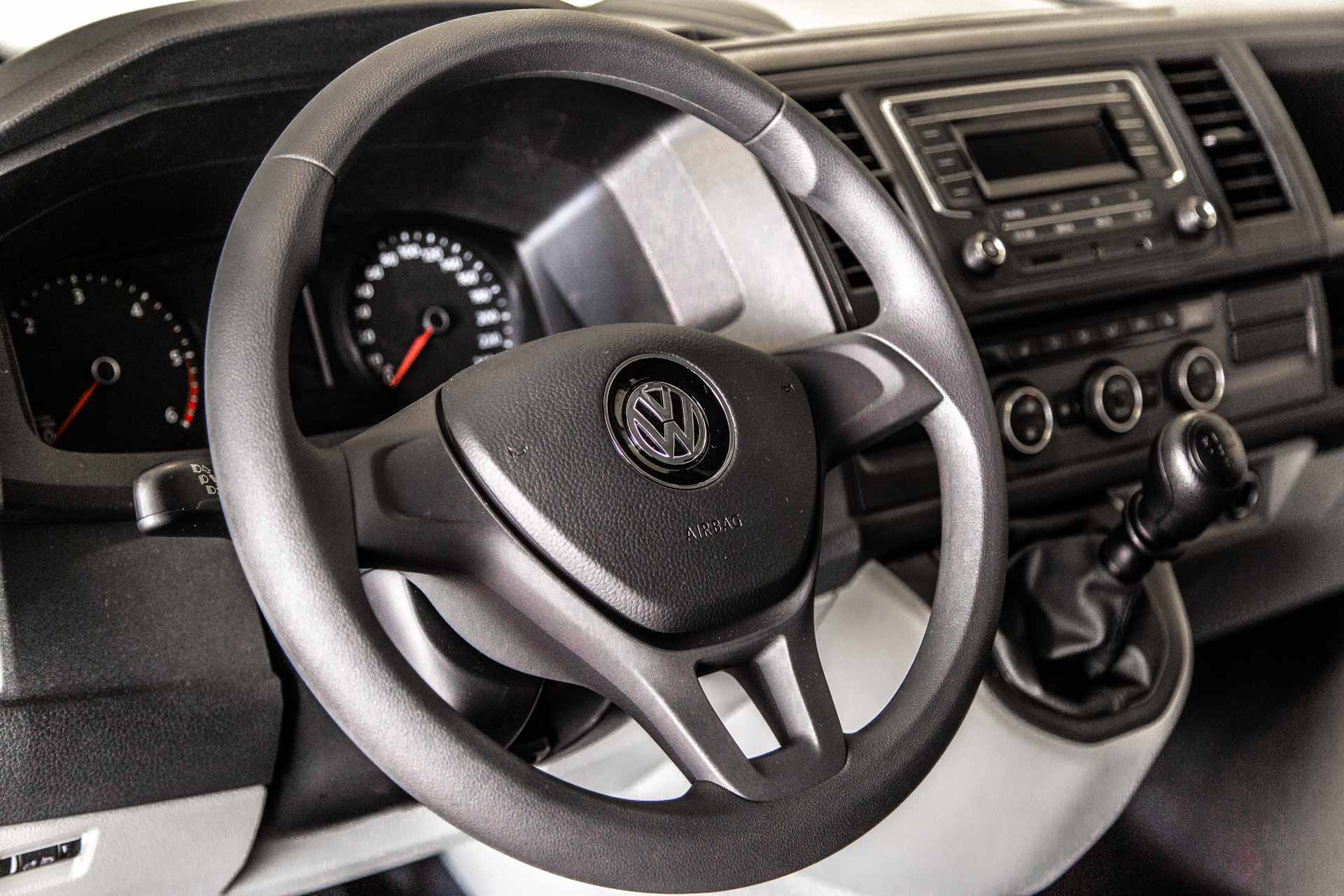Фото приборная панель Volkswagen Caravelle