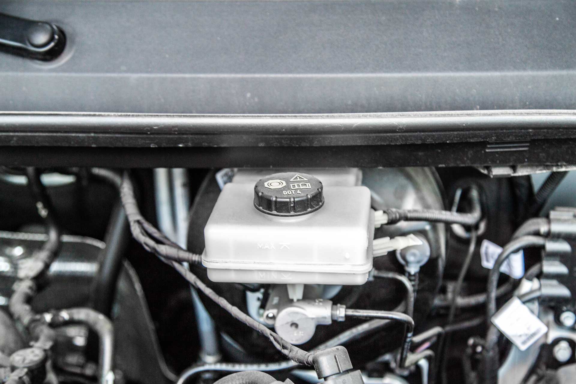 Фото двигателя и моторного отсека Volkswagen Crafter 2018
