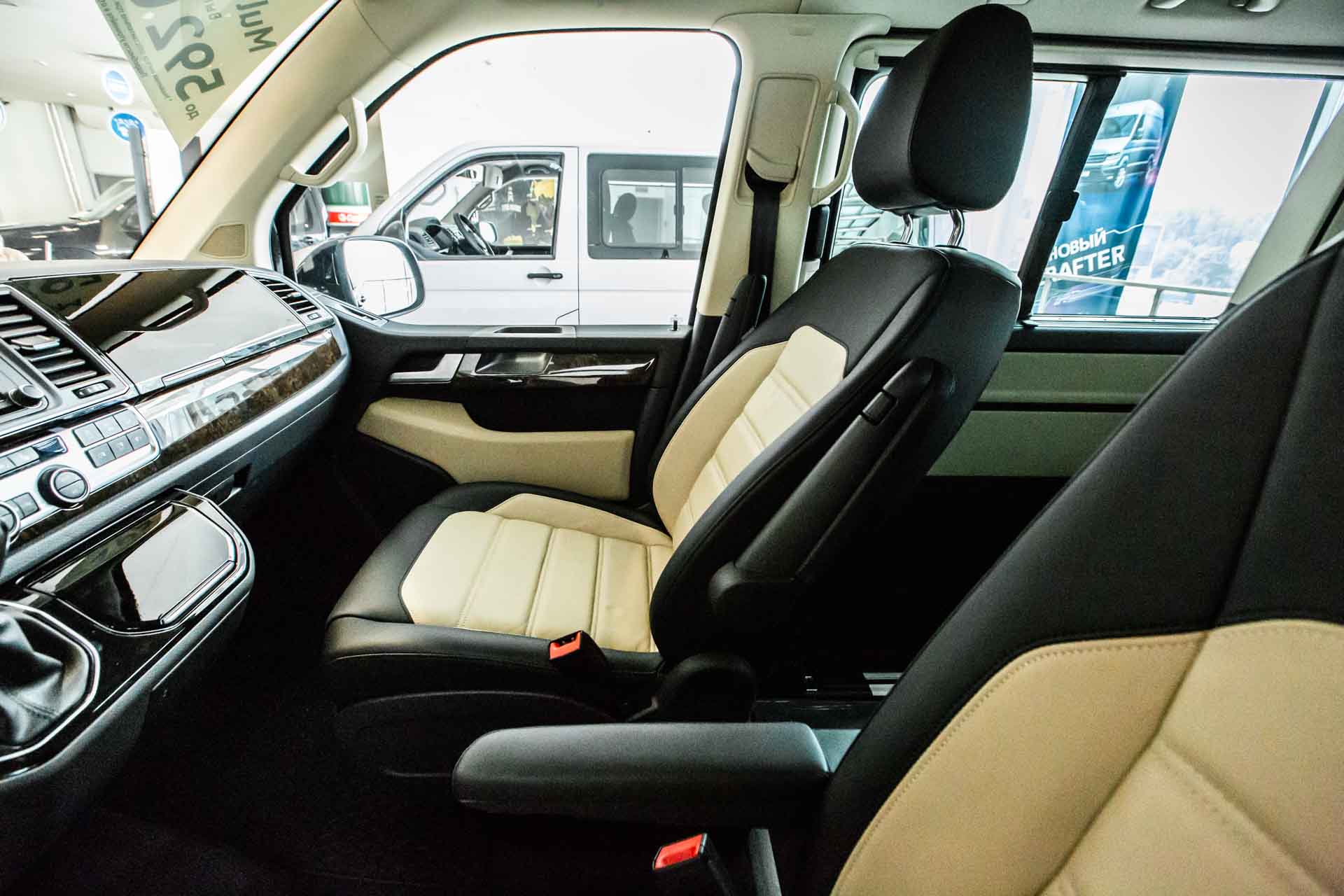 Фото пассажирских кресел Volkswagen Multivan 2018